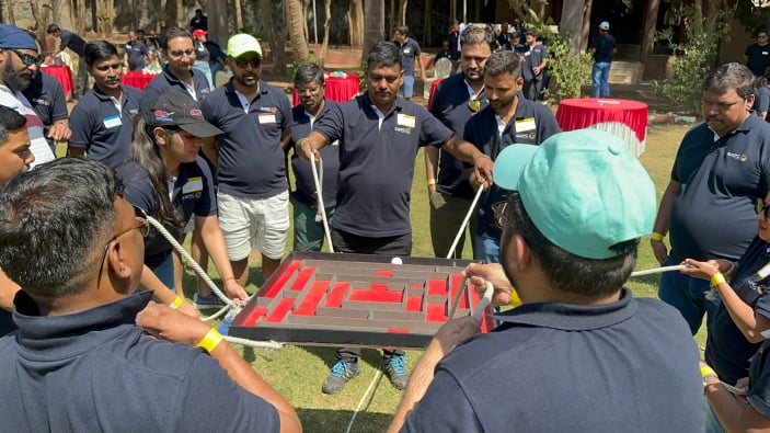 outdoor team building activities by teamNgage